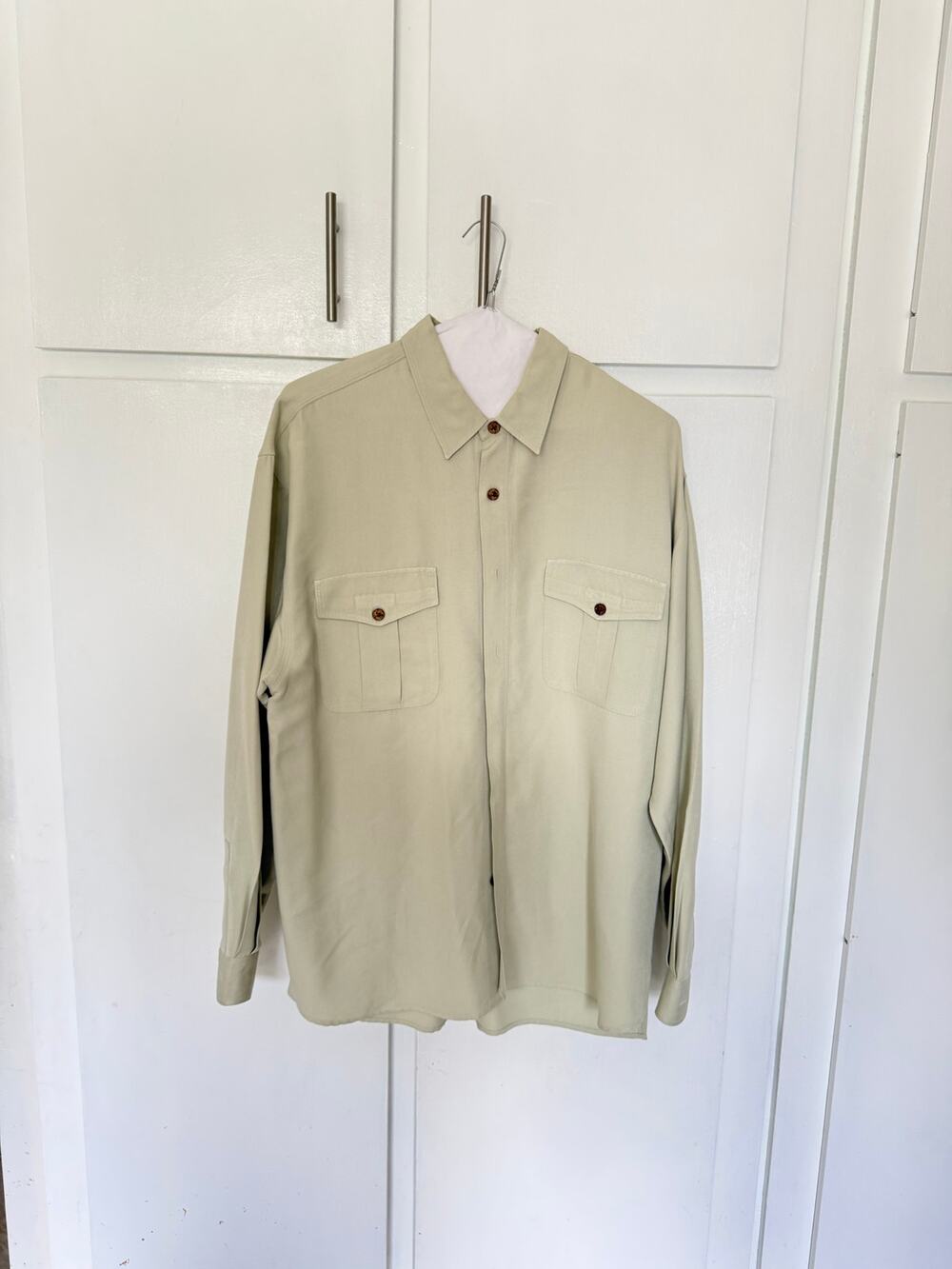 Tommy Bahama Men's Large Shirt Beige 100% Silk Button Up Long Sleeve Casual